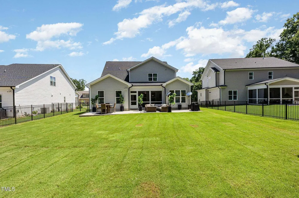 2213 Terri Creek Dr, Fuquay Varina, NC 27526