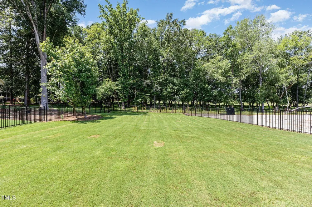 2213 Terri Creek Dr, Fuquay Varina, NC 27526