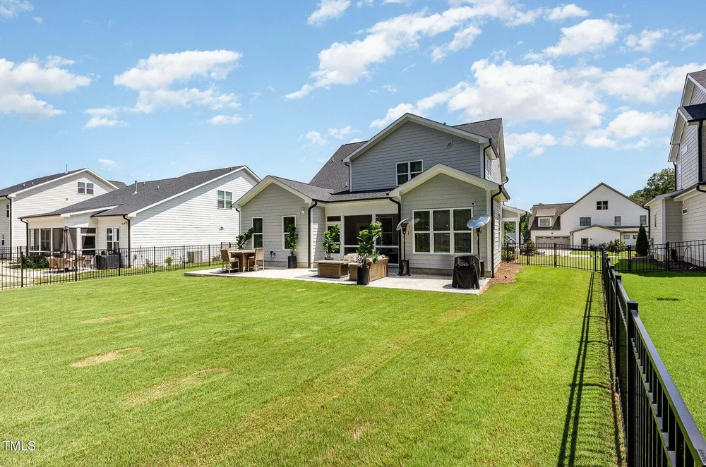 2213 Terri Creek Dr, Fuquay Varina, NC 27526
