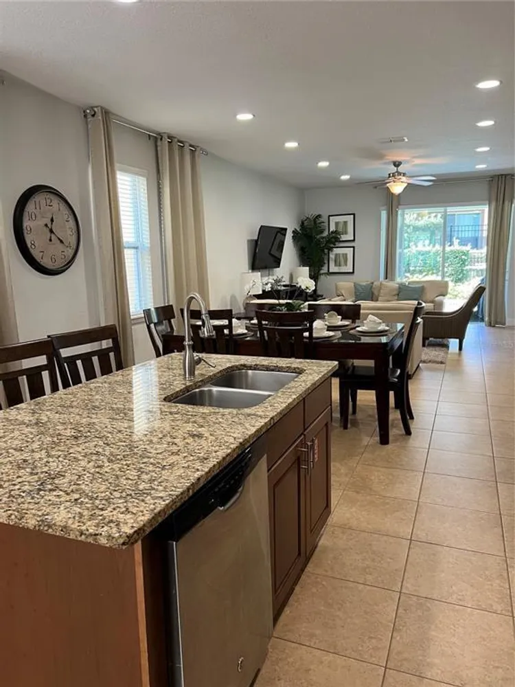 370 Lasso Dr, Kissimmee, FL 34747