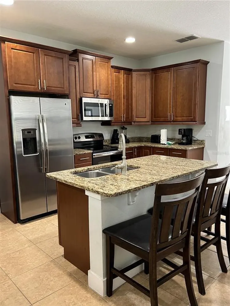 370 Lasso Dr, Kissimmee, FL 34747