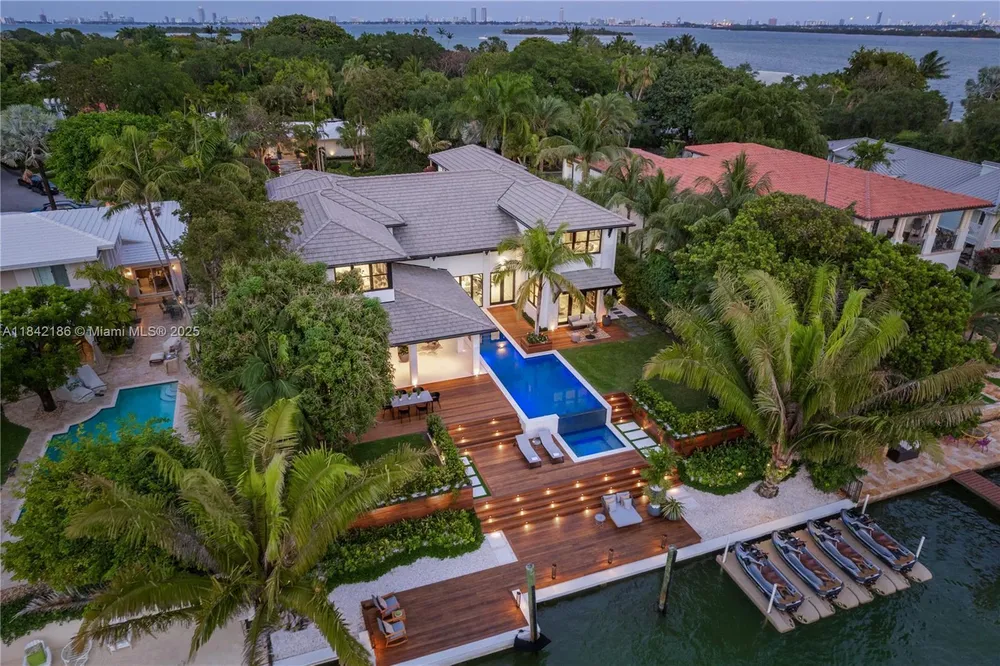 4241 Palm Ln, Miami, FL 33137