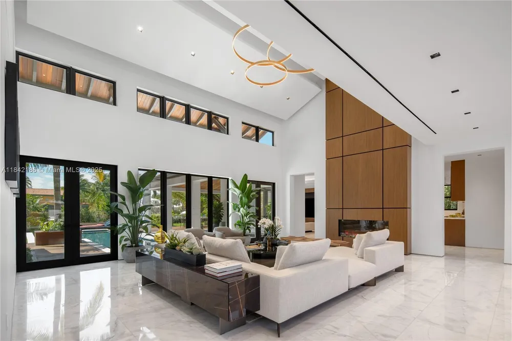4241 Palm Ln, Miami, FL 33137