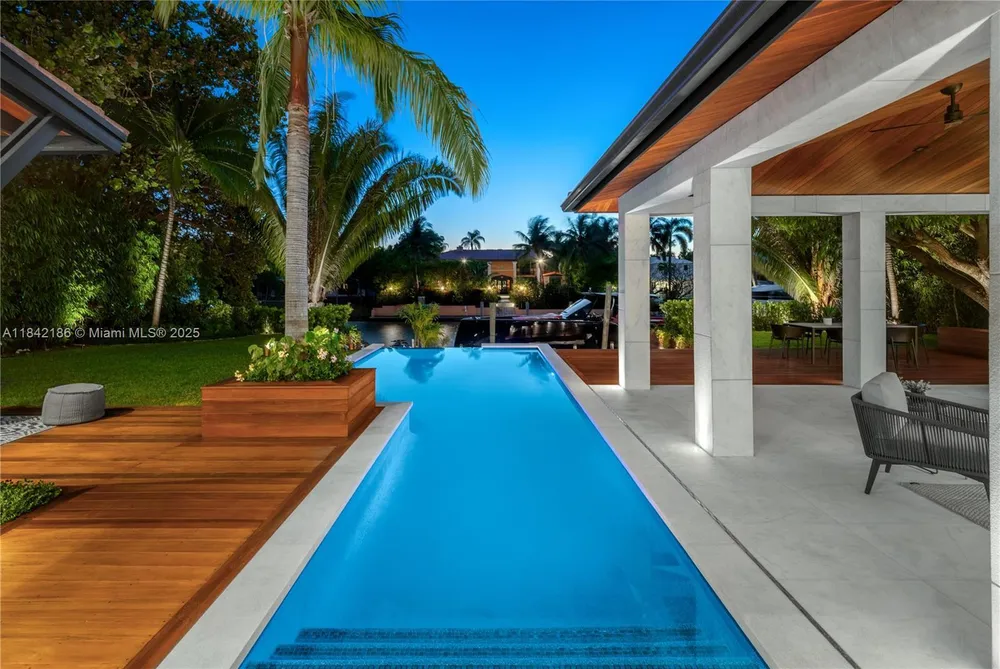 4241 Palm Ln, Miami, FL 33137