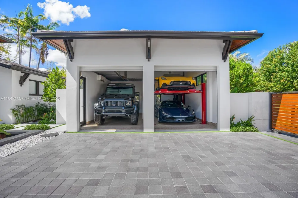4241 Palm Ln, Miami, FL 33137