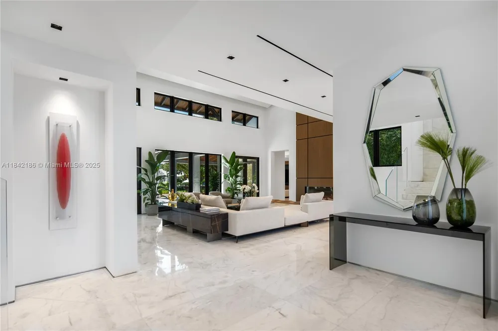 4241 Palm Ln, Miami, FL 33137