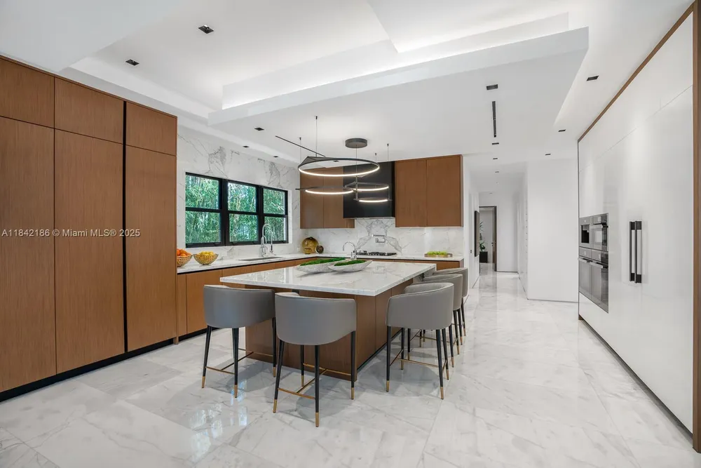 4241 Palm Ln, Miami, FL 33137