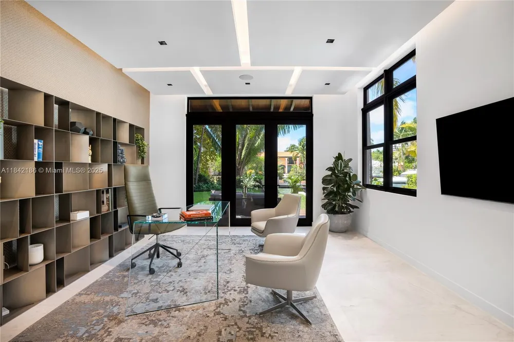 4241 Palm Ln, Miami, FL 33137