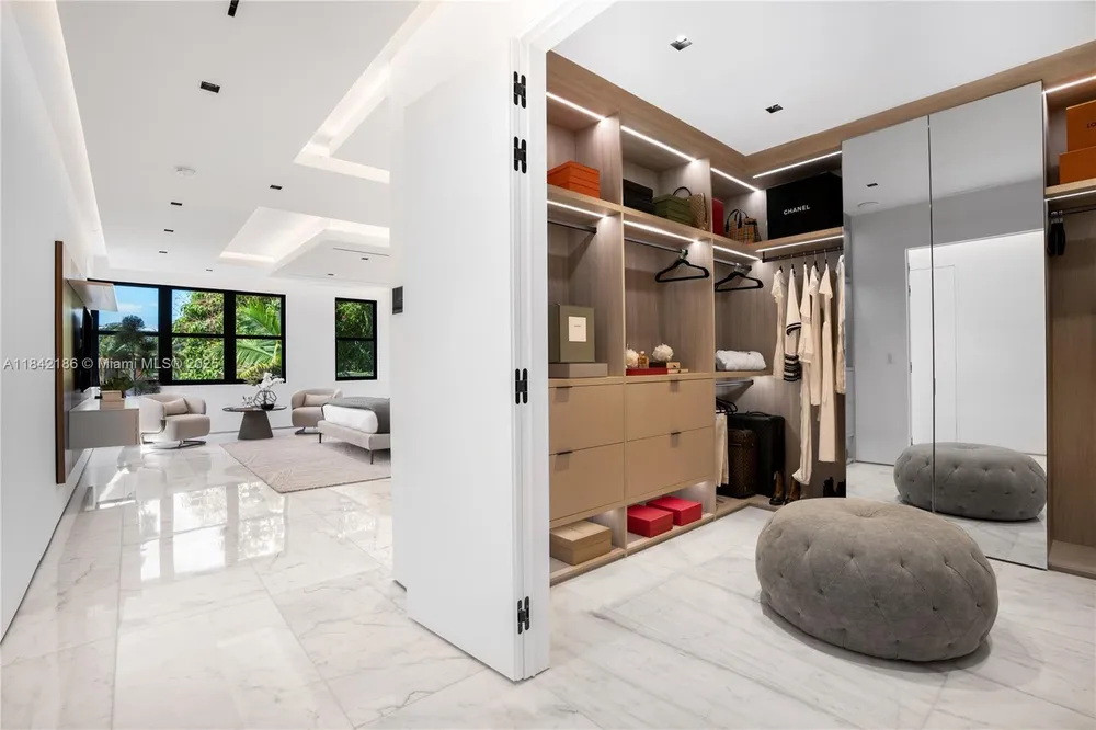 4241 Palm Ln, Miami, FL 33137