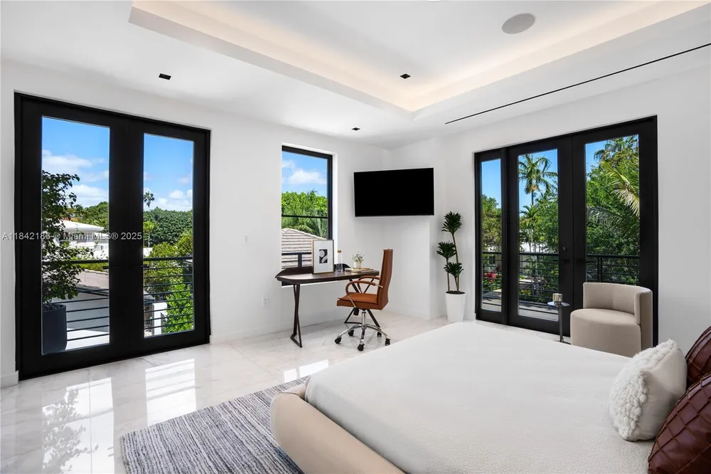 4241 Palm Ln, Miami, FL 33137