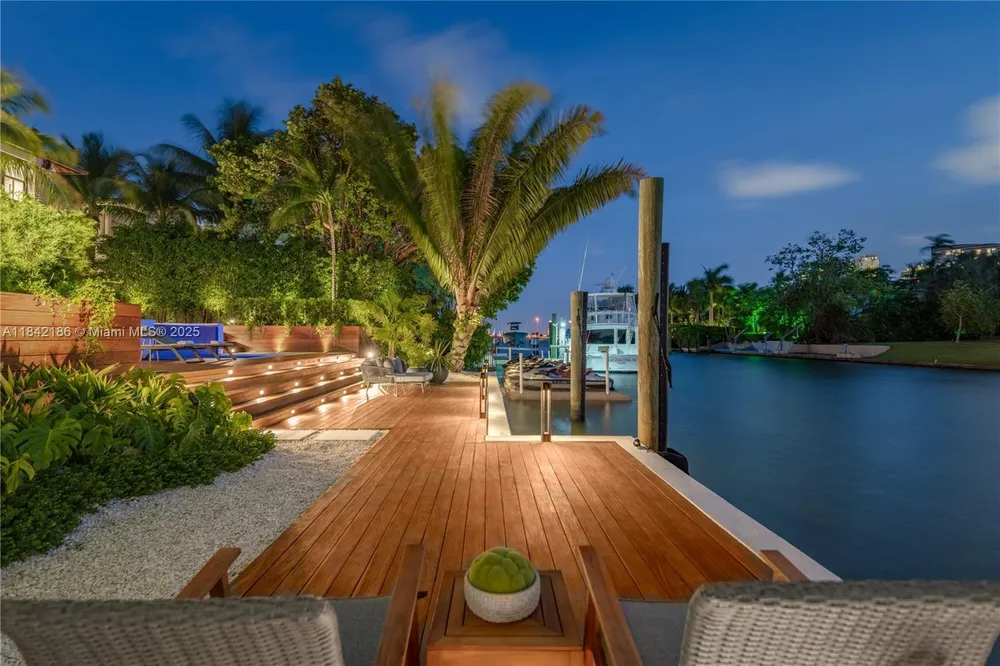 4241 Palm Ln, Miami, FL 33137