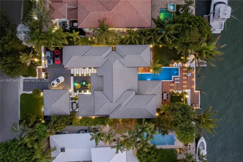4241 Palm Ln, Miami, FL 33137