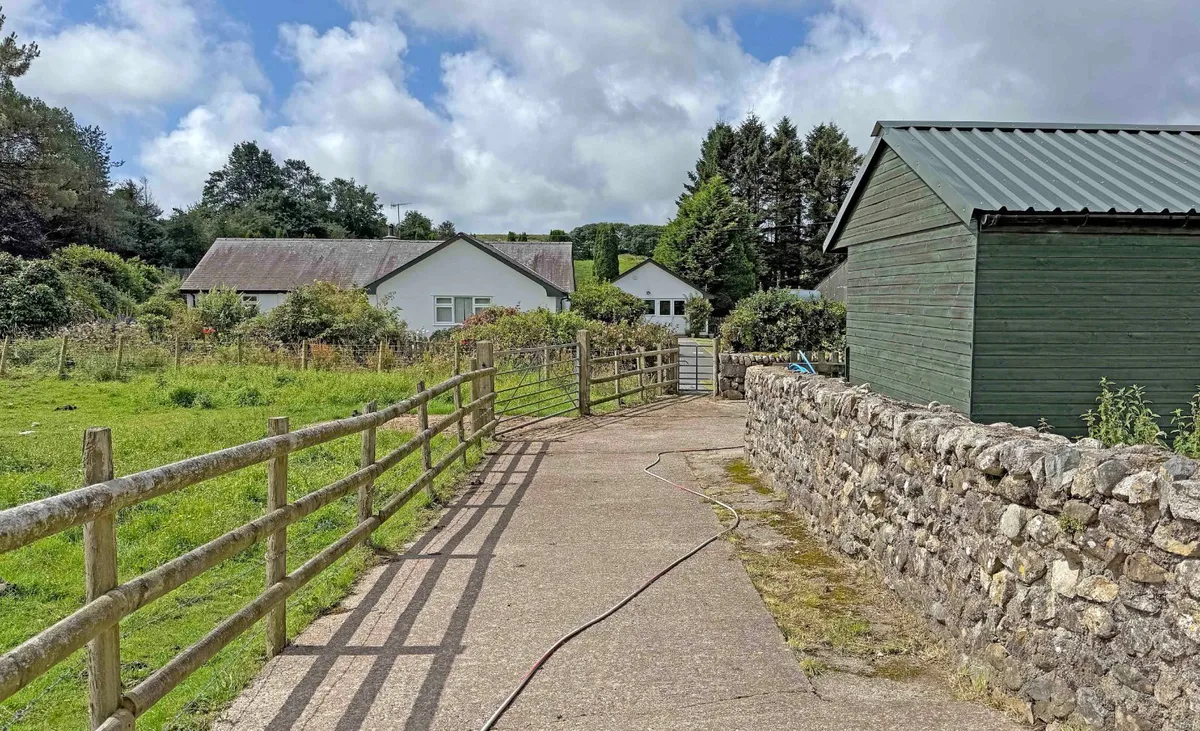 Garndolbenmaen, Gwynedd, LL51