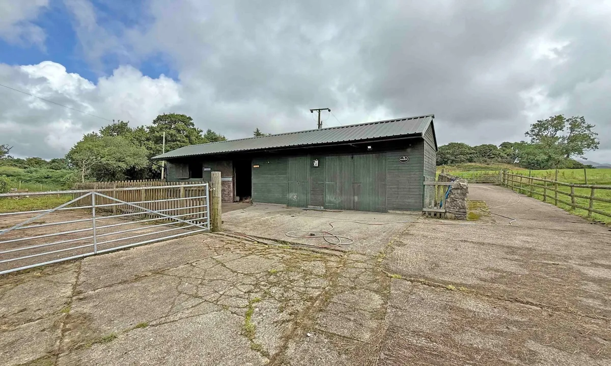 Garndolbenmaen, Gwynedd, LL51