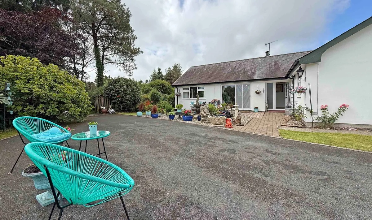 Garndolbenmaen, Gwynedd, LL51