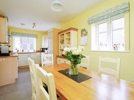 Damson Drive, DIDCOT thumb 2