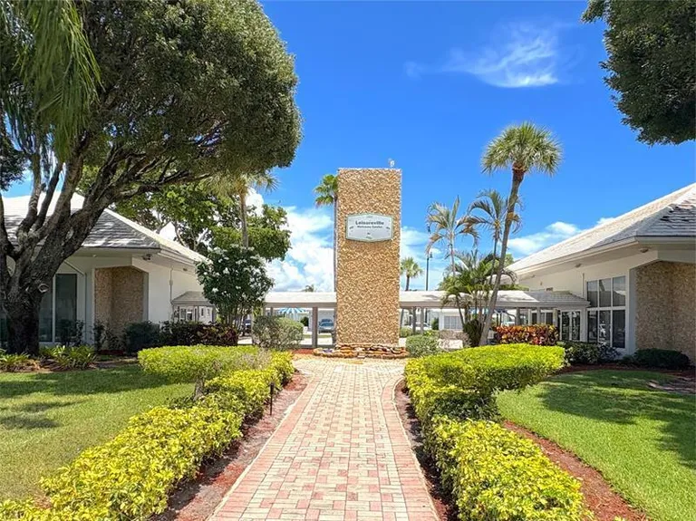 2800 W Golf Blvd, Pompano Beach, FL 33064