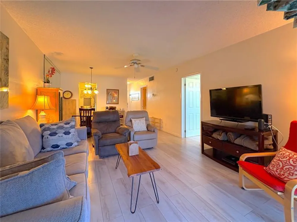 2800 W Golf Blvd, Pompano Beach, FL 33064