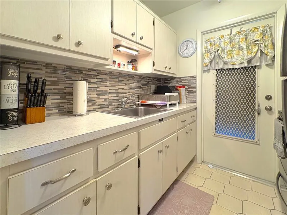 2800 W Golf Blvd, Pompano Beach, FL 33064