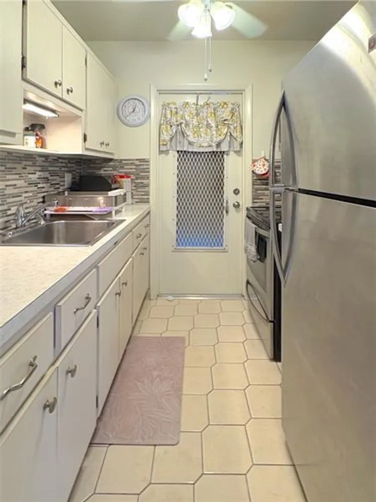 2800 W Golf Blvd, Pompano Beach, FL 33064