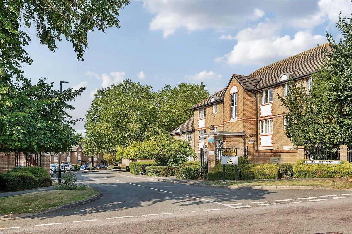 Cunard Crescent, London