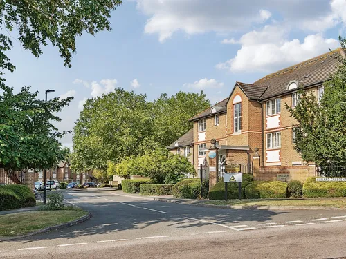 Cunard Crescent, Londonphoto