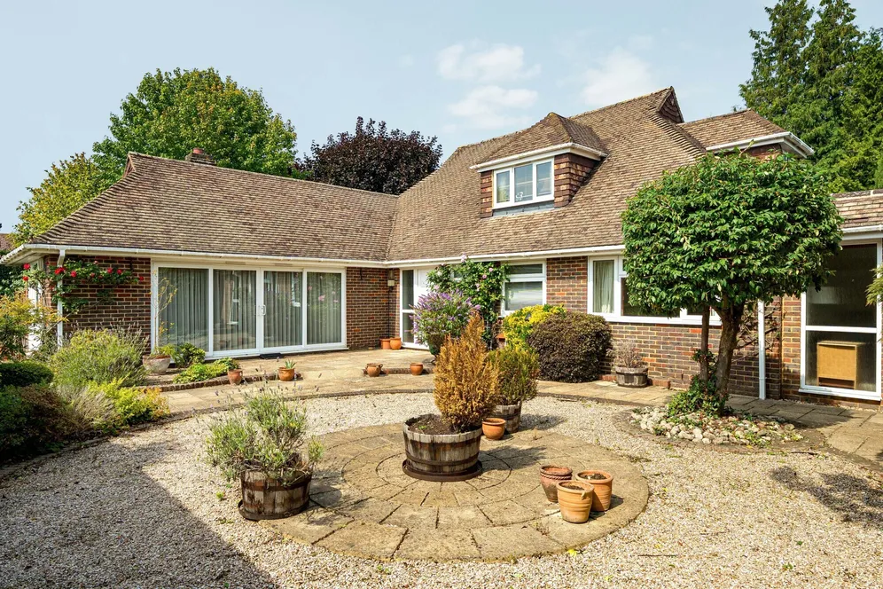 Church Lane, HASLEMERE, GU27 photo 2