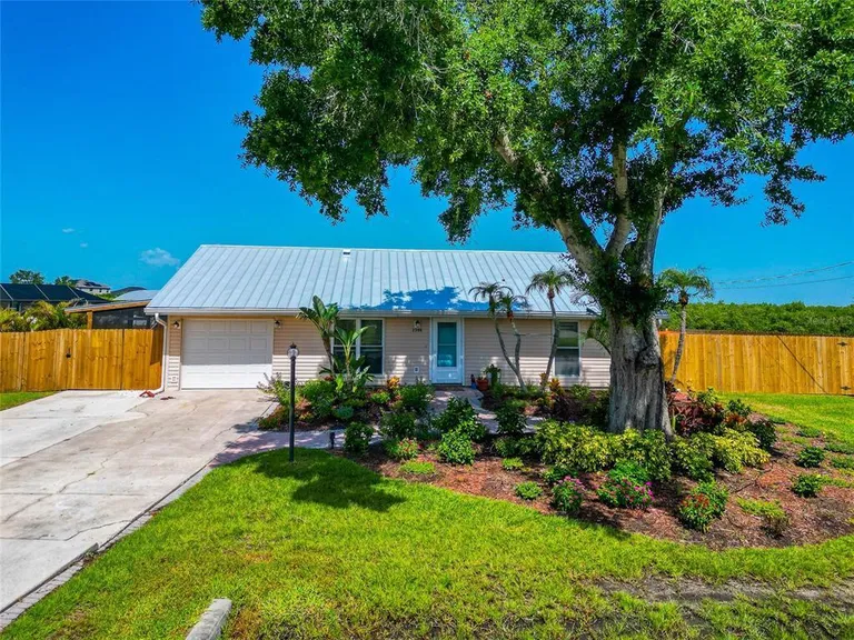 2306 41st St E, Bradenton, FL 34208