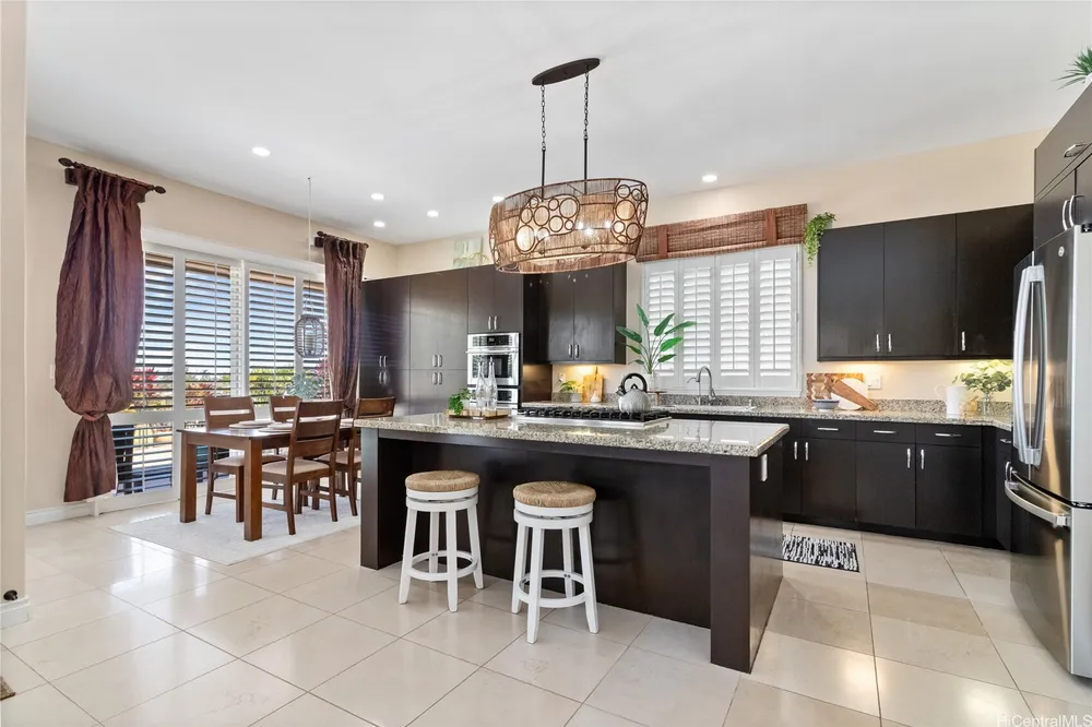 1043 Koko Kai Pl, Honolulu, HI 96825