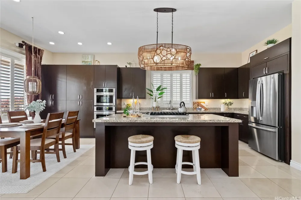 1043 Koko Kai Pl, Honolulu, HI 96825