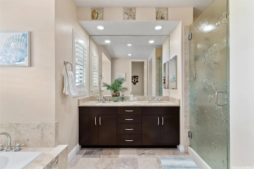 1043 Koko Kai Pl, Honolulu, HI 96825