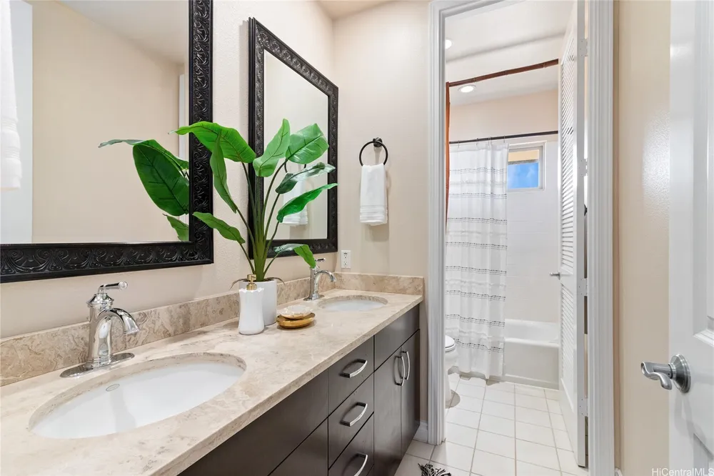 1043 Koko Kai Pl, Honolulu, HI 96825