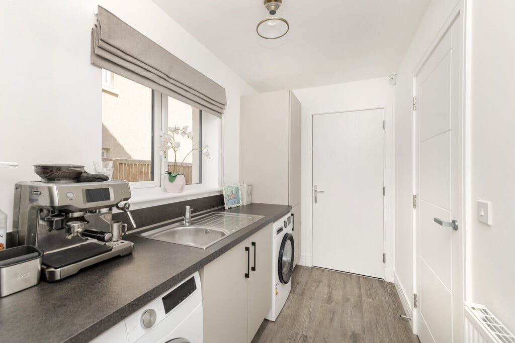11 Granite Walk, Penicuik, Midlothian, EH26 0GX Image 10