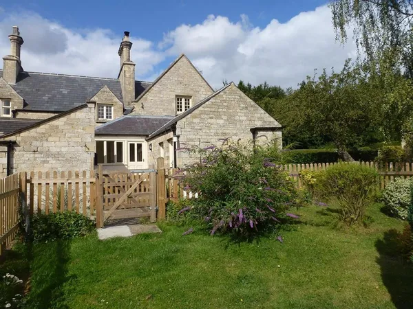 NORTH ROAD COTTAGES, LITTLE PONTON, GRANTHAM