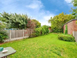 Robin Hood Lane, Helsby, Frodsham thumb 3