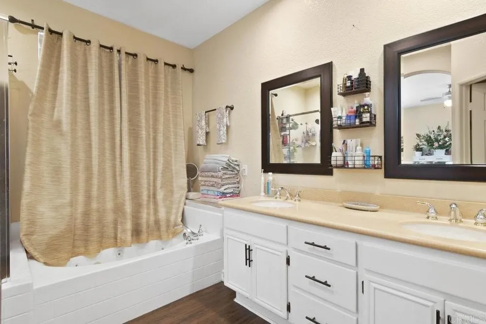 13886 Cheryl Creek Dr, El Cajon, CA 92021