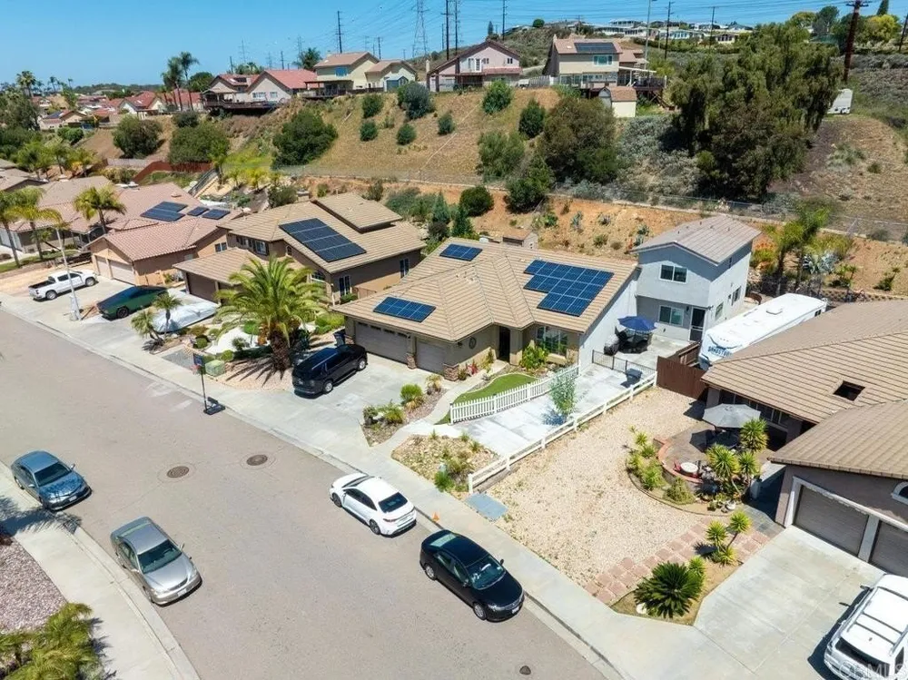 13886 Cheryl Creek Dr, El Cajon, CA 92021