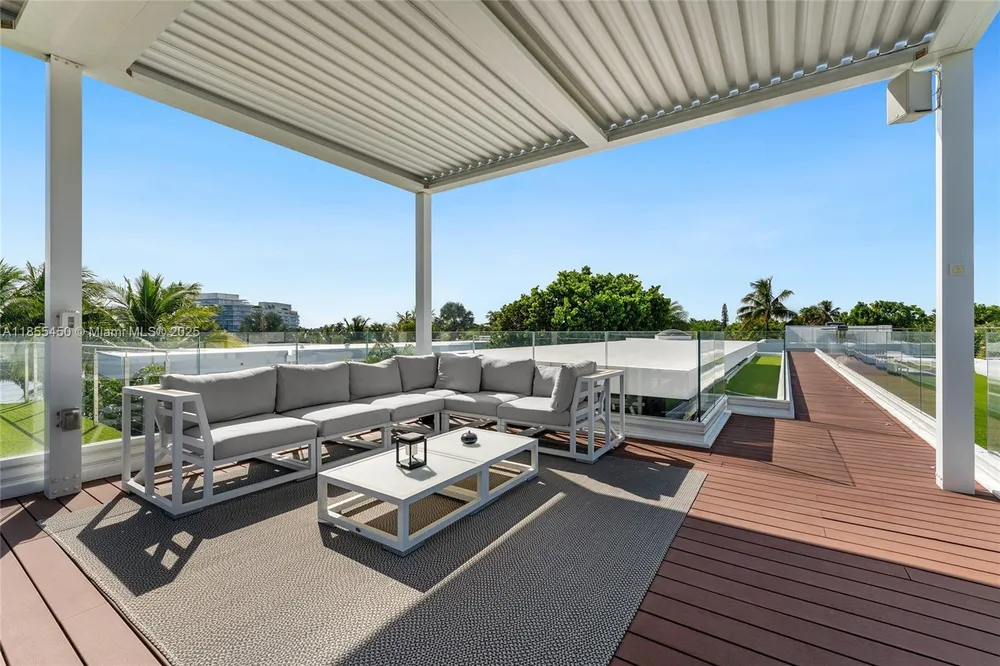 528 Lakeview Ct, Miami Beach, FL 33140