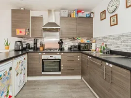 Boldison Close, Aylesbury thumb 3