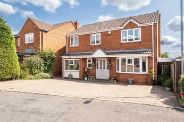 5 bedroom Property For Sale