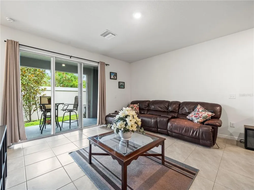 2886 Suncoast Plains Dr, Odessa, FL 33556