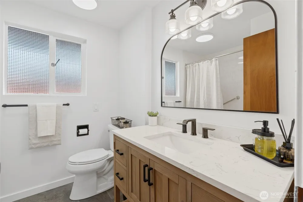 13709 32nd Ave S, Seattle, WA 98168