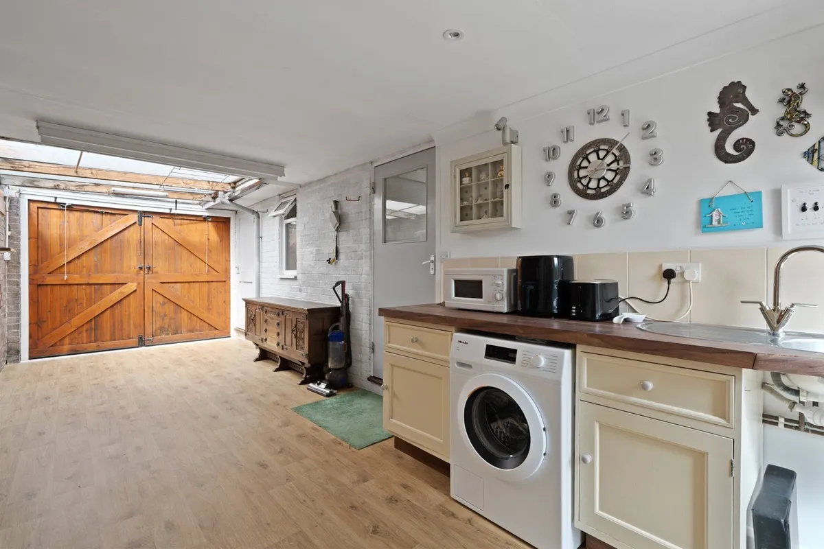 Heathfield Road, West Moors, Ferndown, Dorset, BH22
