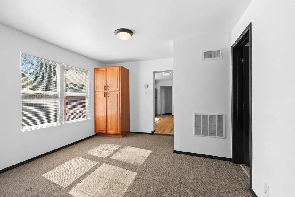 511 4th St, Green Bay, WI 54304