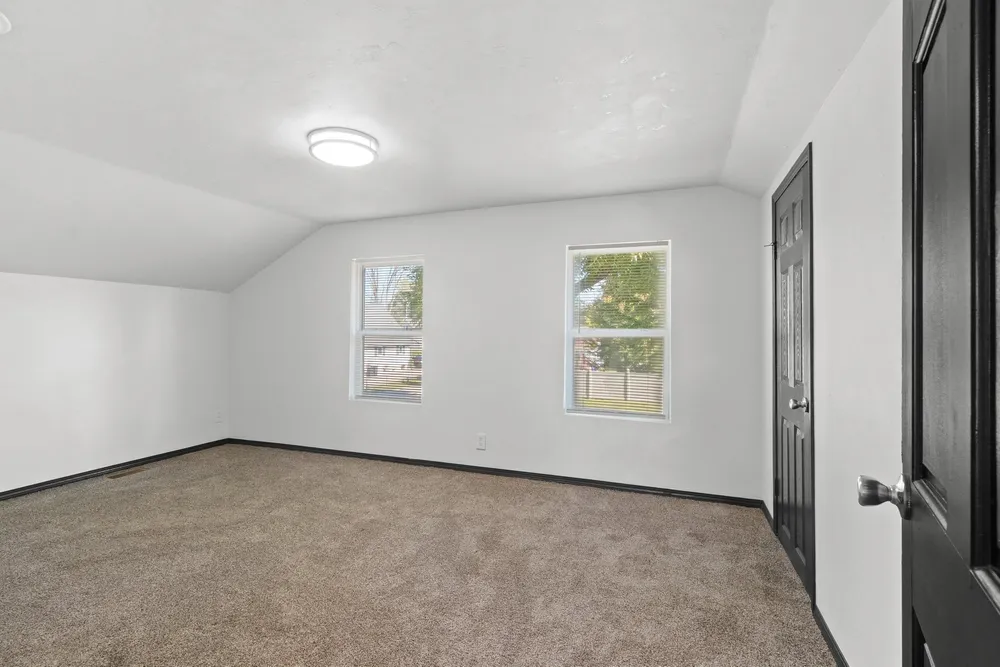 511 4th St, Green Bay, WI 54304