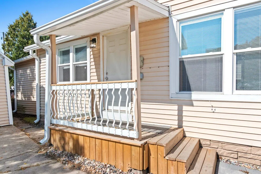 511 4th St, Green Bay, WI 54304
