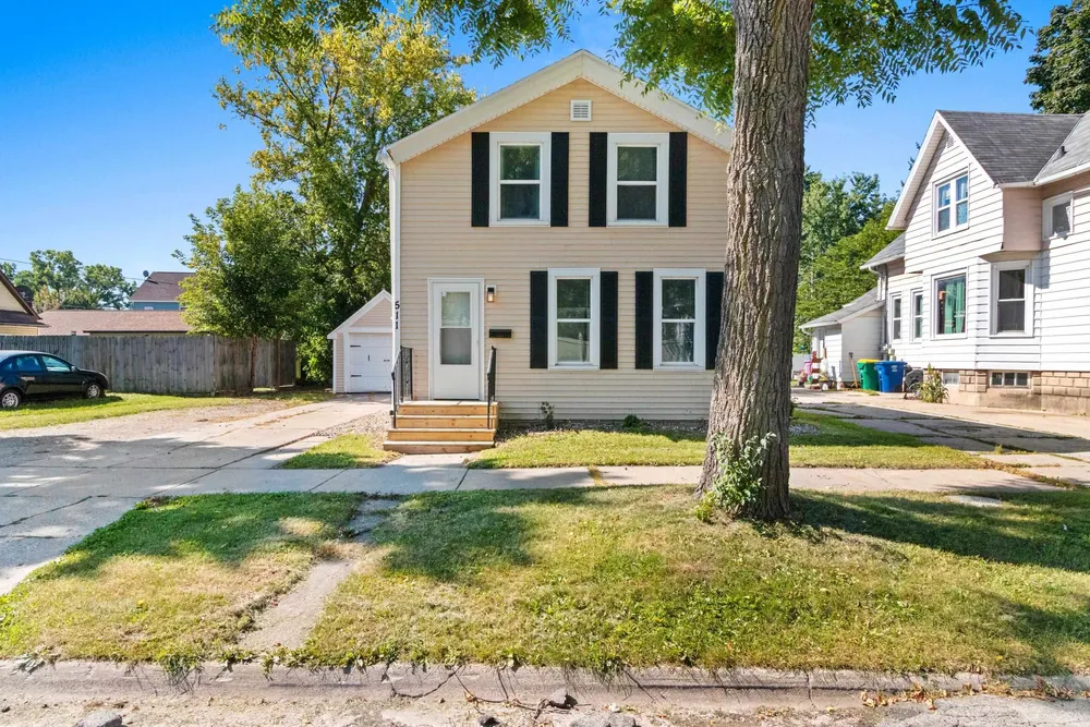 511 4th St, Green Bay, WI 54304