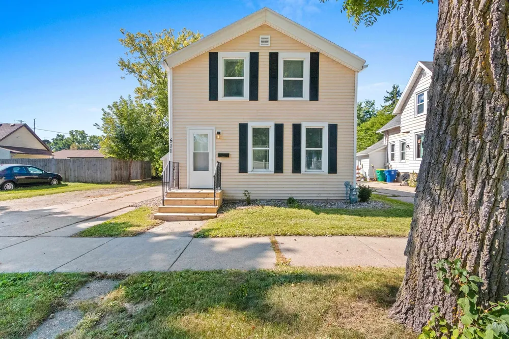 511 4th St, Green Bay, WI 54304