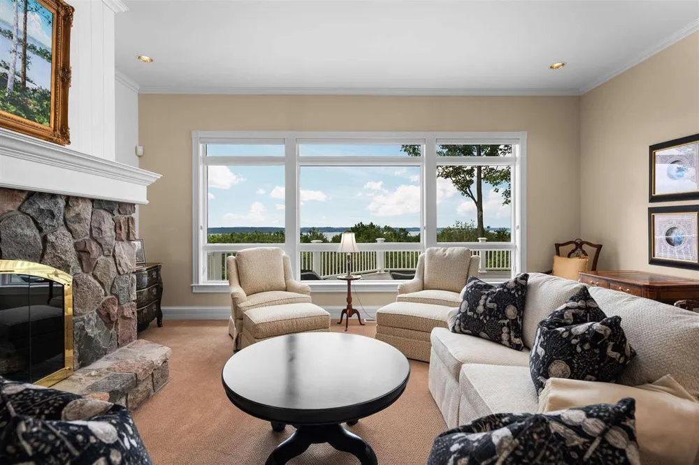 731 W Hathaway Rd, Harbor Springs, MI 49740