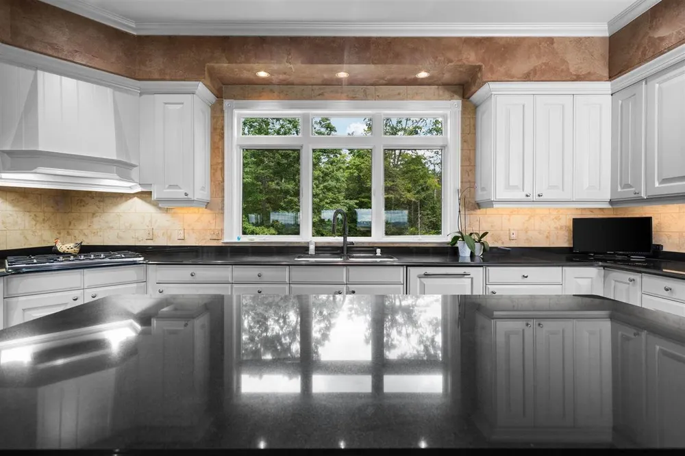 731 W Hathaway Rd, Harbor Springs, MI 49740